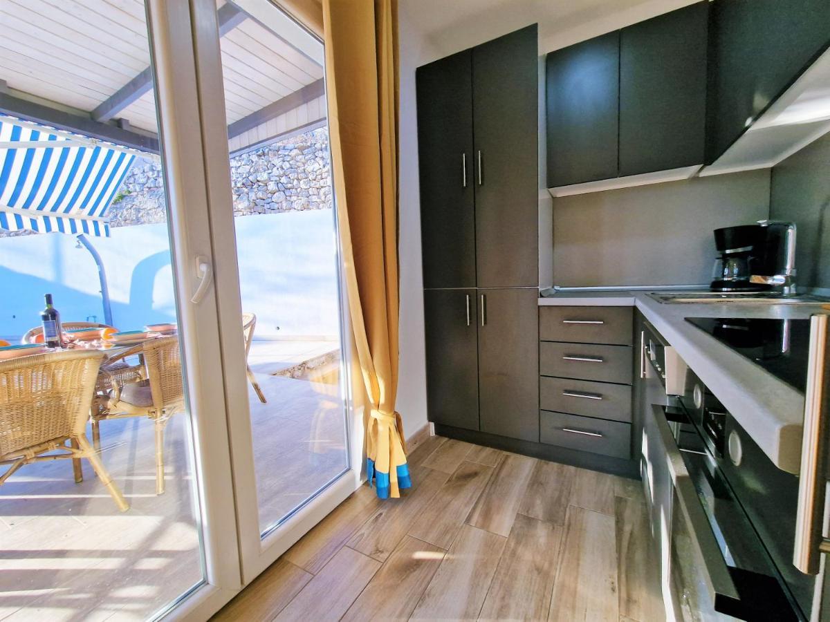Holiday House Boost With Heated Pool Klis エクステリア 写真