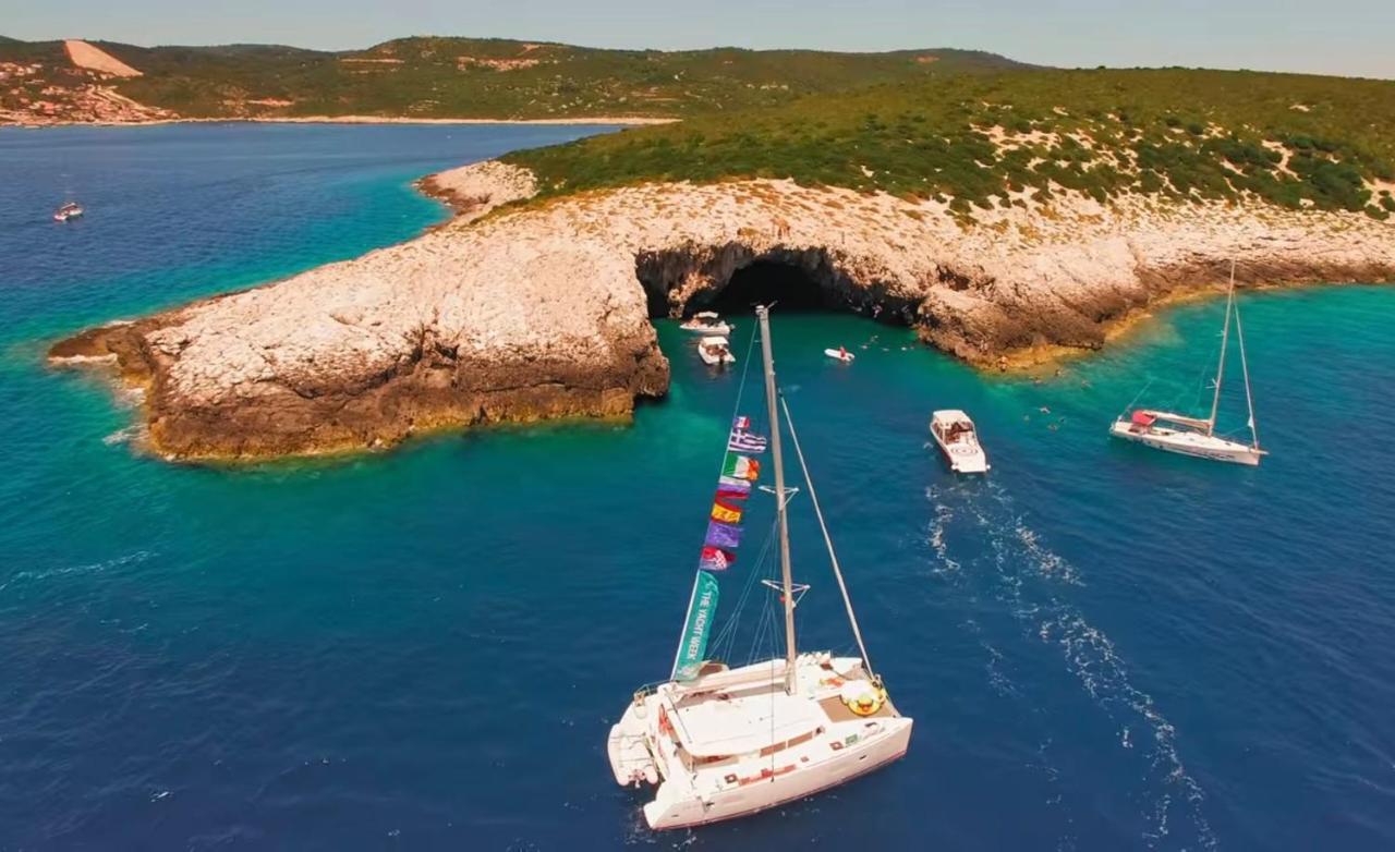 Holiday House Boost With Heated Pool Klis エクステリア 写真