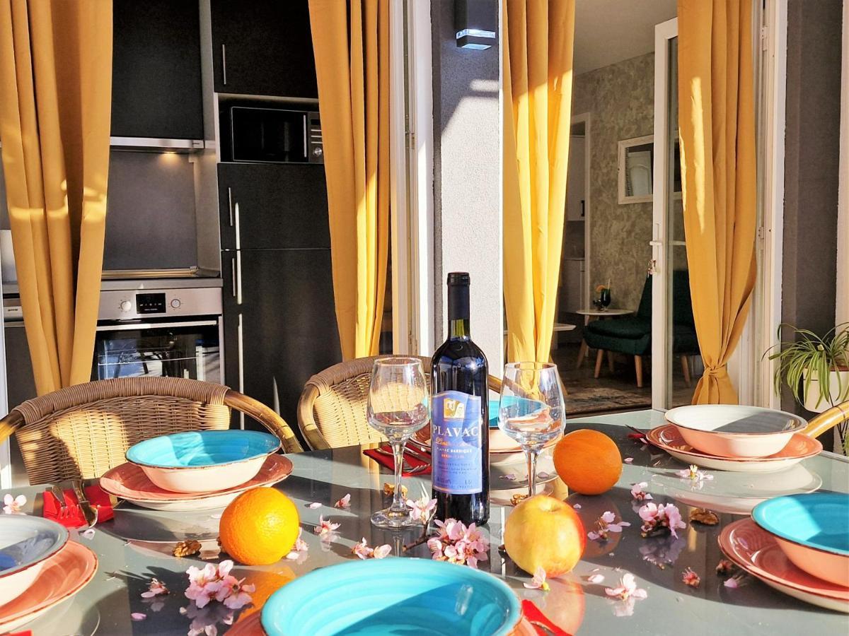 Holiday House Boost With Heated Pool Klis エクステリア 写真