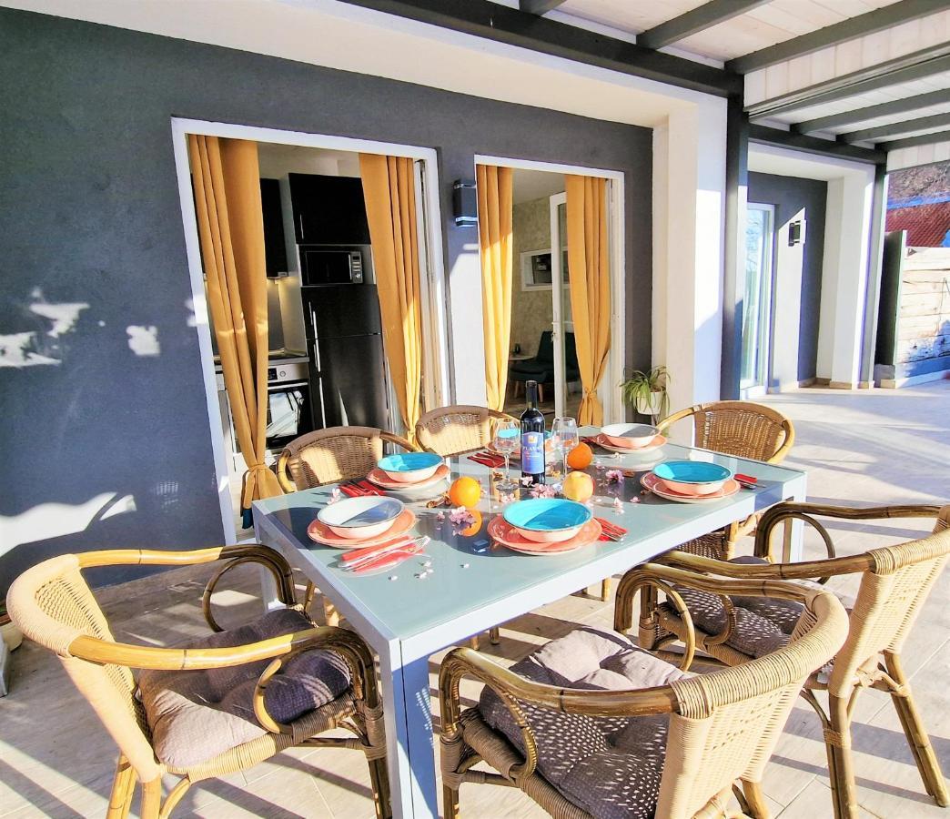 Holiday House Boost With Heated Pool Klis エクステリア 写真