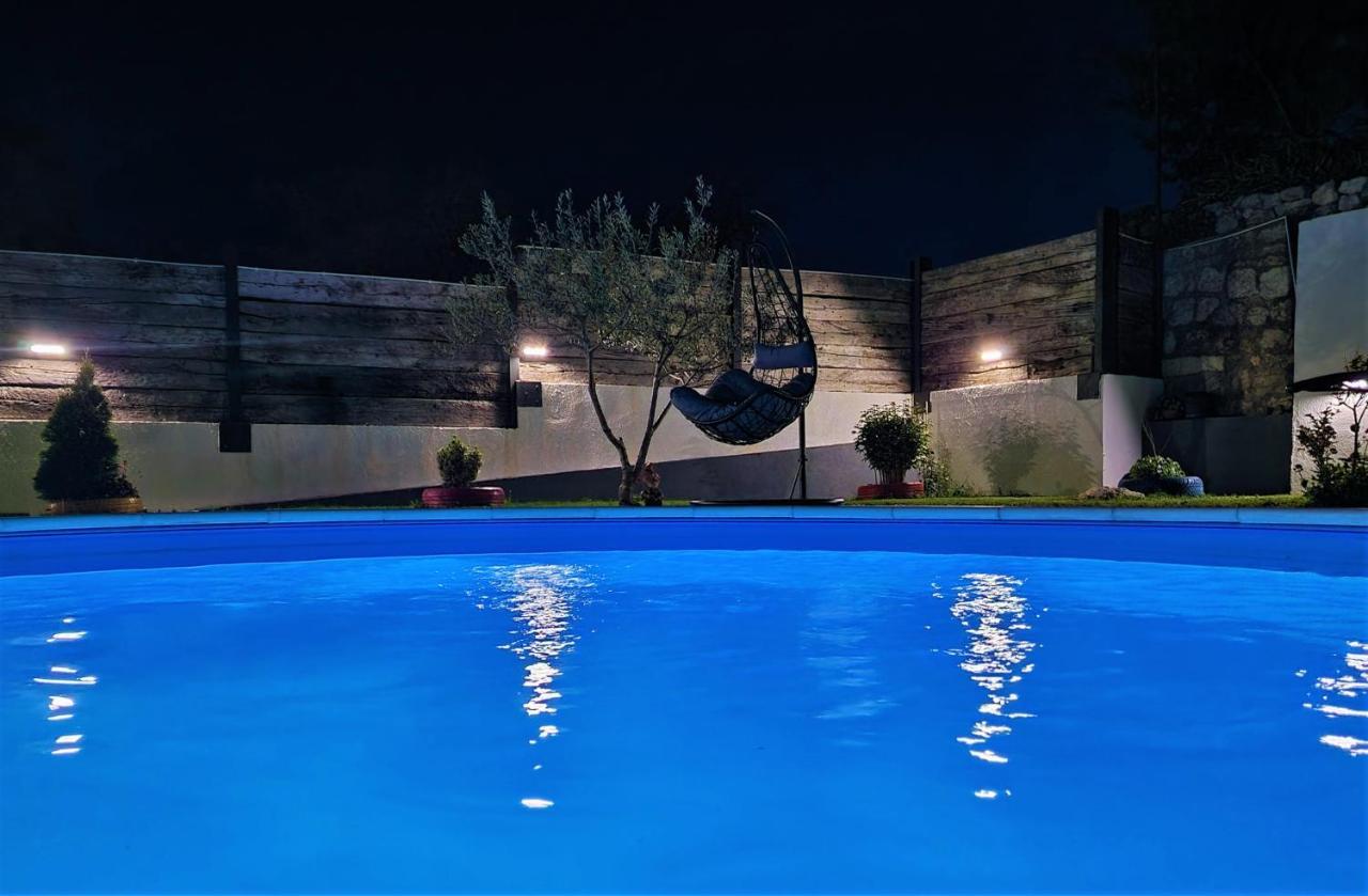 Holiday House Boost With Heated Pool Klis エクステリア 写真