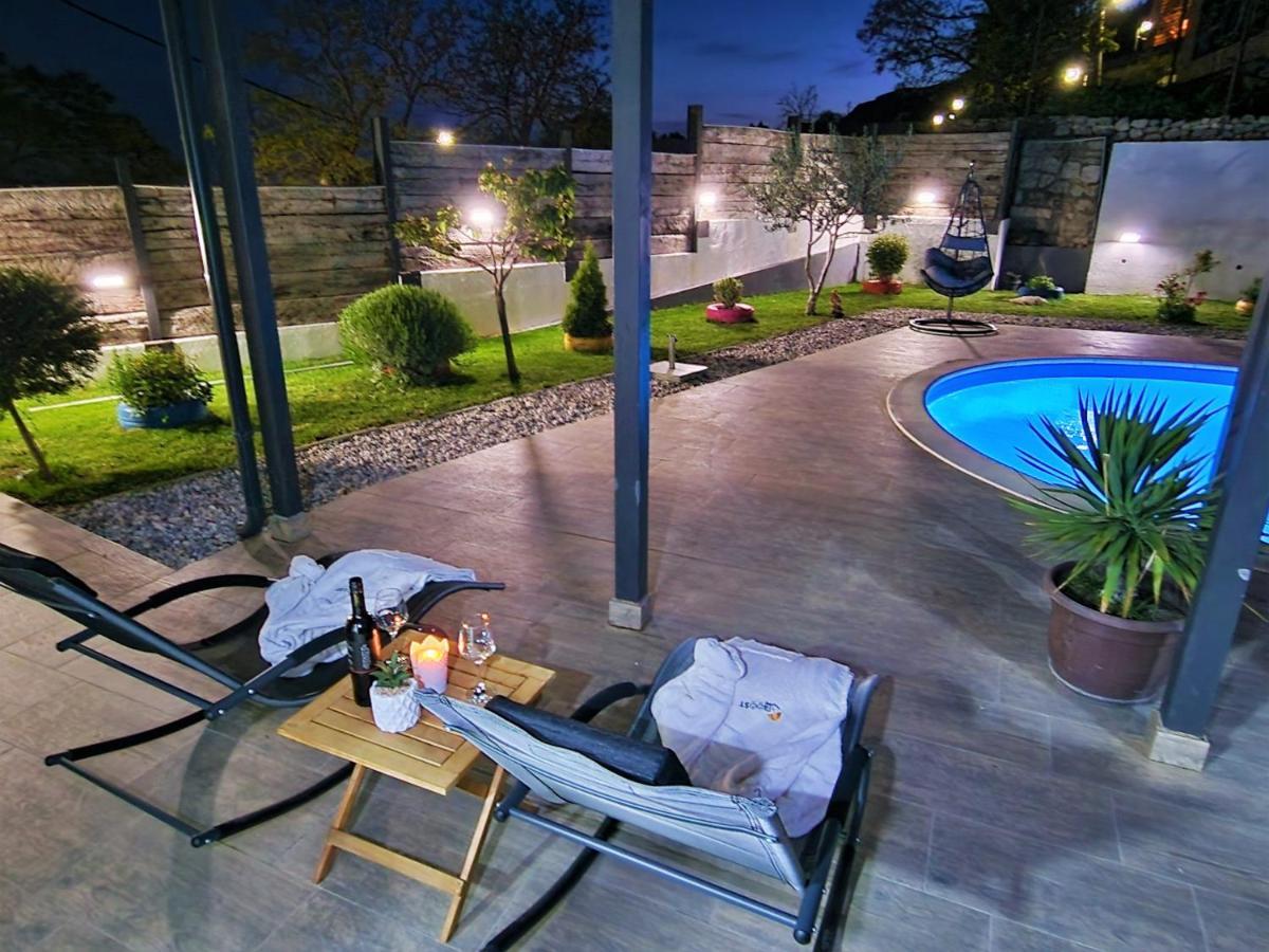 Holiday House Boost With Heated Pool Klis エクステリア 写真